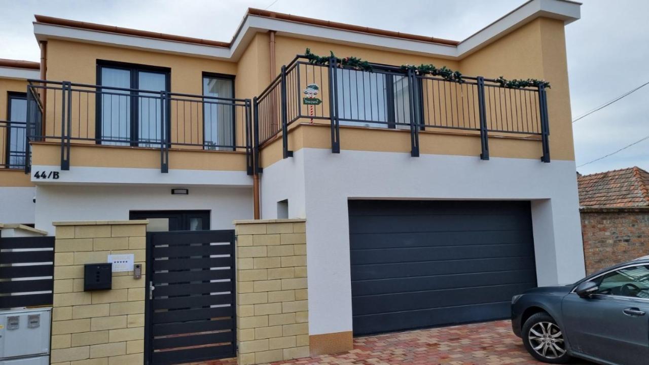 Sarkcsillag Teljes Csaladihaz- Star Complete Family House Lejlighed Szeged Eksteriør billede